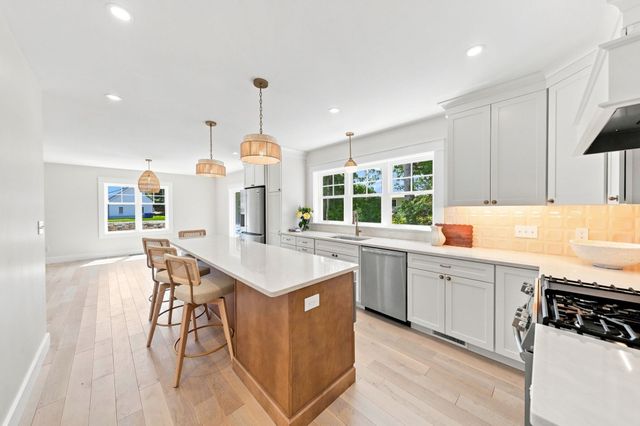 6 Collin's Way, Fairhaven, MA 02719
