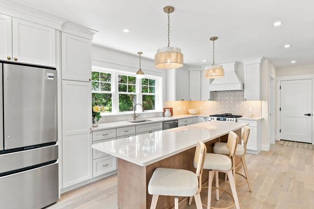 6 Collin's Way, Fairhaven, MA 02719