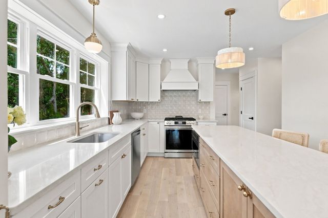 6 Collin's Way, Fairhaven, MA 02719