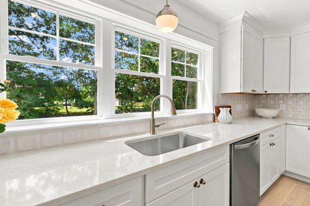 6 Collin's Way, Fairhaven, MA 02719