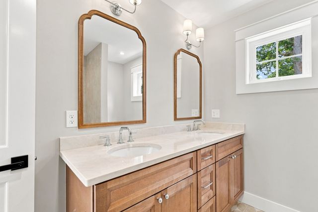 6 Collin's Way, Fairhaven, MA 02719
