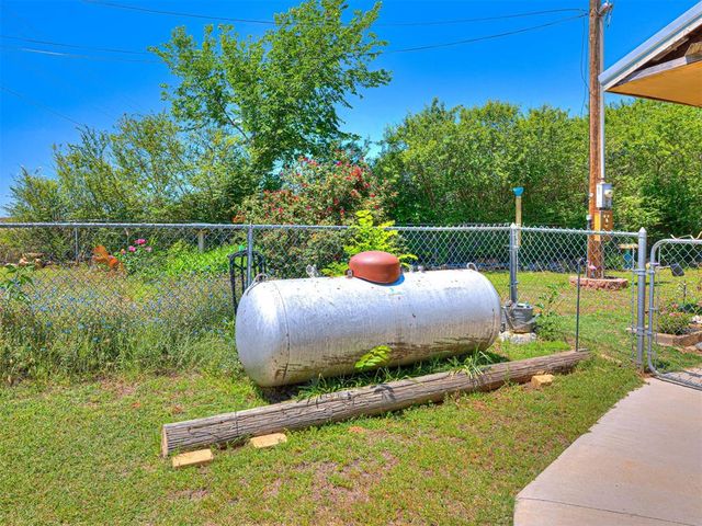 9201 E Slaughterville Road, Lexington, OK 73051