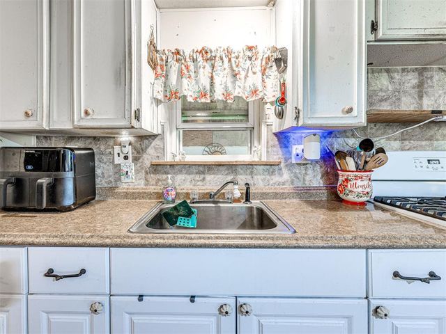 9201 E Slaughterville Road, Lexington, OK 73051