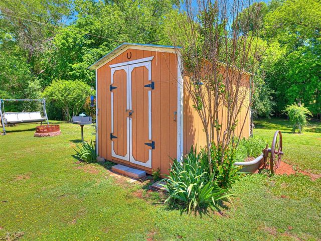 9201 E Slaughterville Road, Lexington, OK 73051
