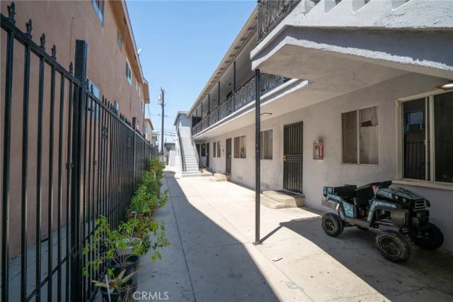 1425 Cedar Avenue, Long Beach, CA 90813