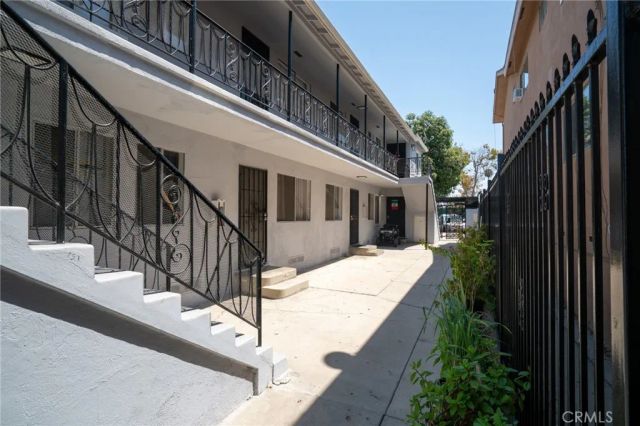 1425 Cedar Avenue, Long Beach, CA 90813