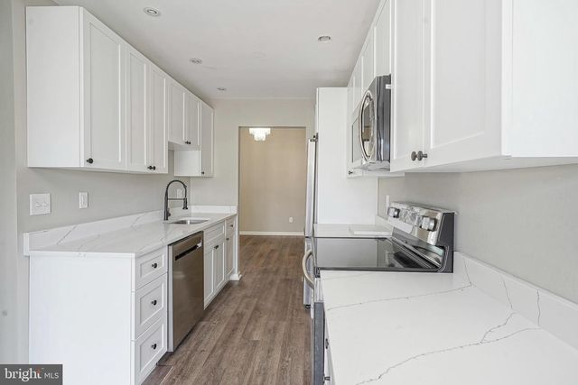 1903 DORAL DR, Blackwood, NJ 08012