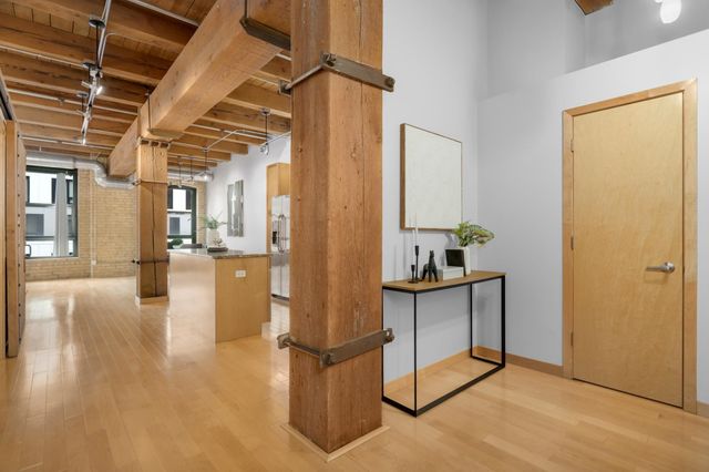 607 Washington Avenue S 302, Minneapolis, MN 55415