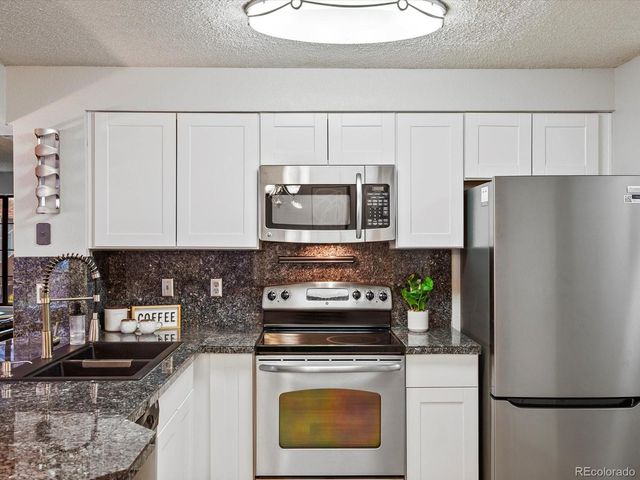 818 S Vance Street A, Lakewood, CO 80226