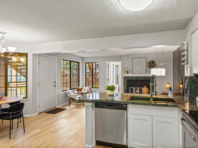 818 S Vance Street A, Lakewood, CO 80226