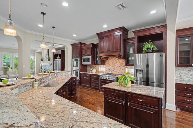 714 Old Oyster Trail, Sugar Land, TX 77478