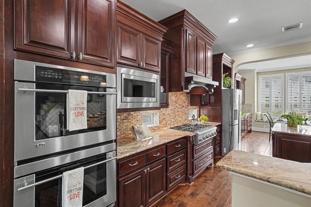 714 Old Oyster Trail, Sugar Land, TX 77478