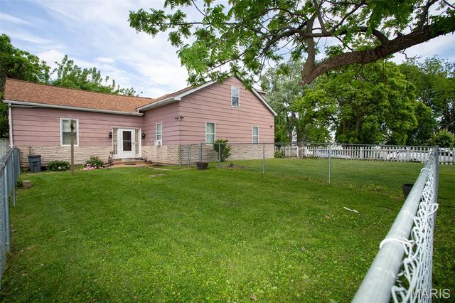 8423 Water Street, St Louis, MO 63111