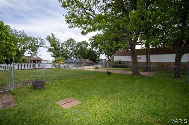 8423 Water Street, St Louis, MO 63111