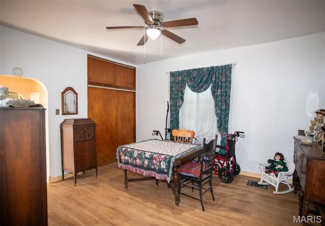 8423 Water Street, St Louis, MO 63111