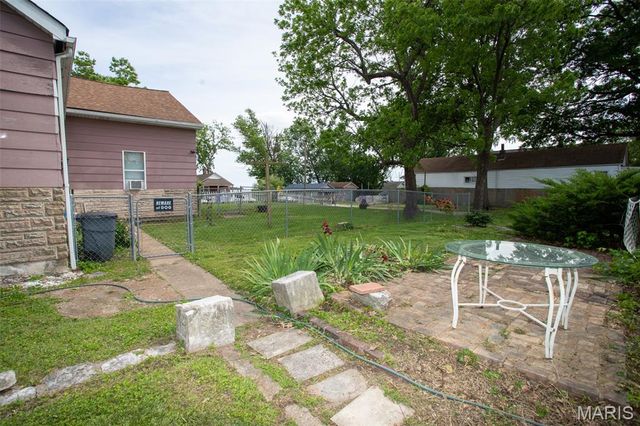 8423 Water Street, St Louis, MO 63111