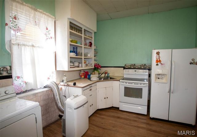 8423 Water Street, St Louis, MO 63111