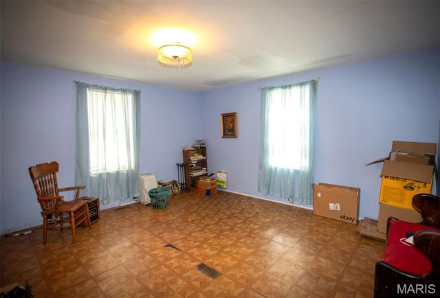 8423 Water Street, St Louis, MO 63111