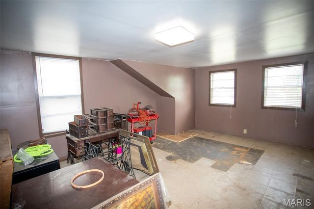 8423 Water Street, St Louis, MO 63111