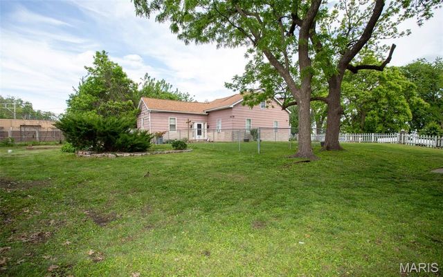 8423 Water Street, St Louis, MO 63111