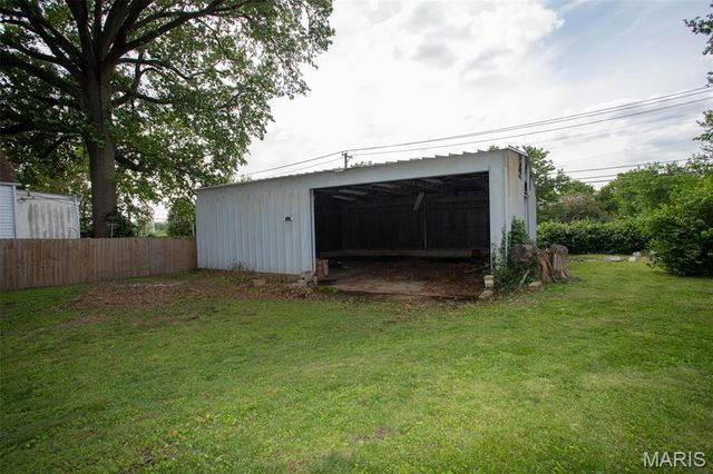 8423 Water Street, St Louis, MO 63111