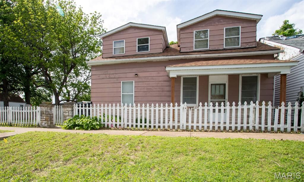 8423 Water Street, St Louis, MO 63111