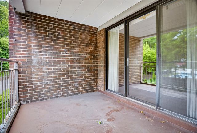 201 Grant St 212, Sewickley, PA 15143