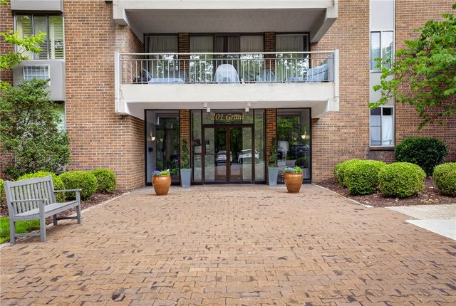 201 Grant St 212, Sewickley, PA 15143