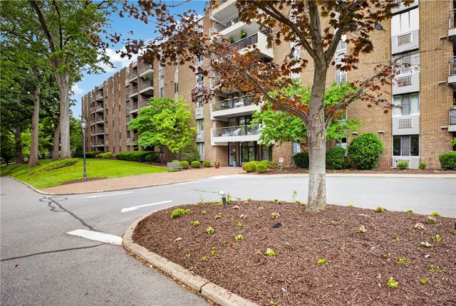 201 Grant St 212, Sewickley, PA 15143