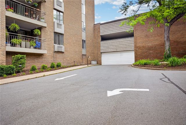 201 Grant St 212, Sewickley, PA 15143