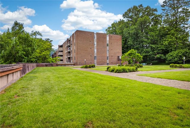 201 Grant St 212, Sewickley, PA 15143