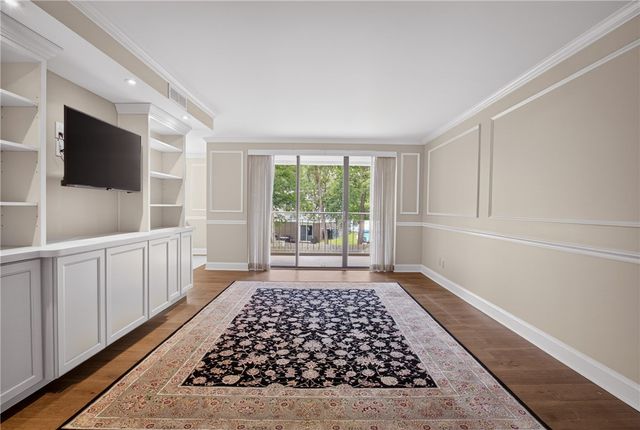 201 Grant St 212, Sewickley, PA 15143