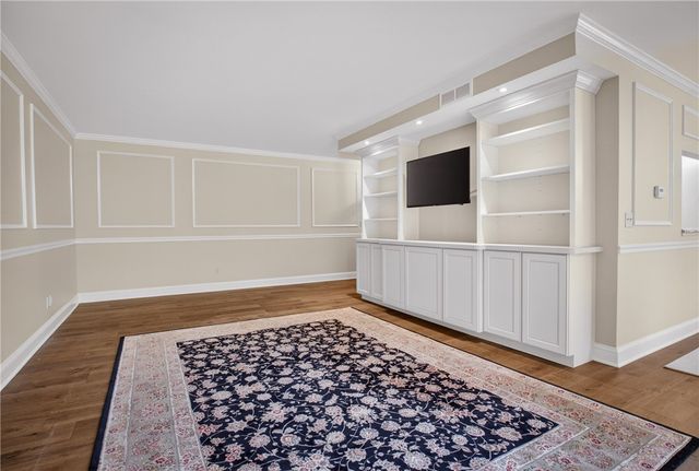 201 Grant St 212, Sewickley, PA 15143