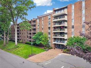 201 Grant St 212, Sewickley, PA 15143