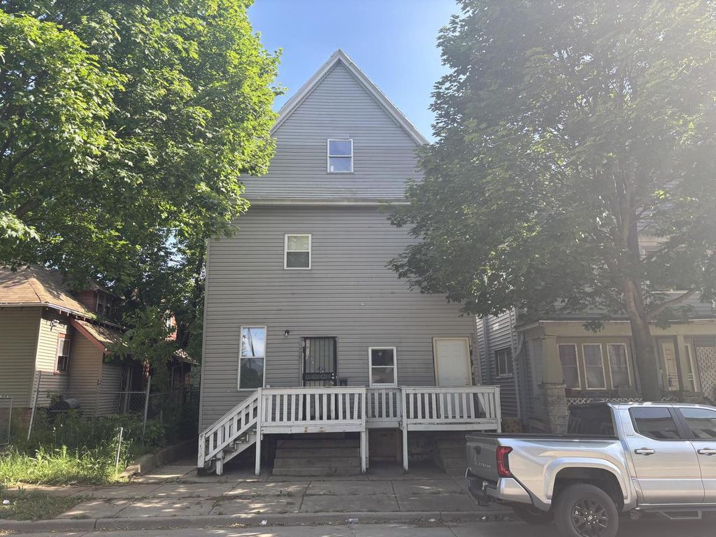 2809 W Clarke STREET #2811, Milwaukee, WI 53210