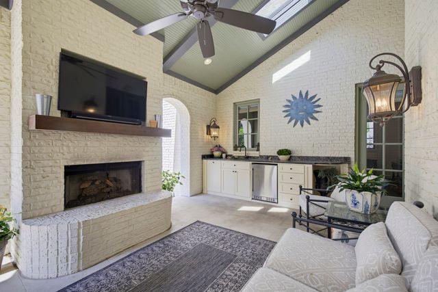7013 Shinnecock Hills Drive, Fort Worth, TX 76132
