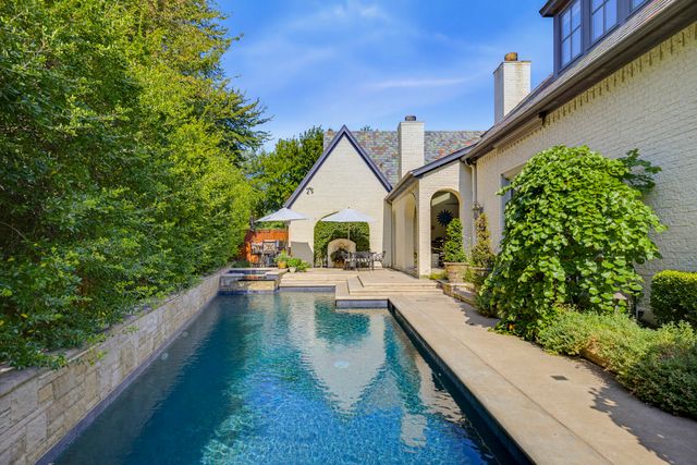 7013 Shinnecock Hills Drive, Fort Worth, TX 76132