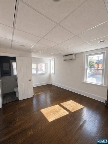 194 Main Street OFFICE UNIT, New Milford, NJ 07646