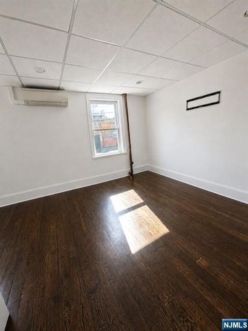 194 Main Street OFFICE UNIT, New Milford, NJ 07646