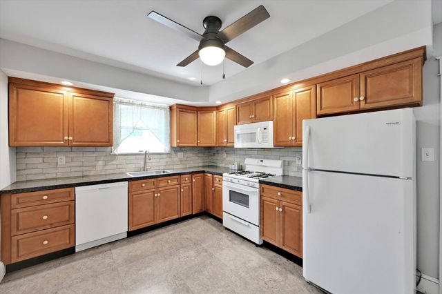 1038 FERN AVE, Reading, PA 19607