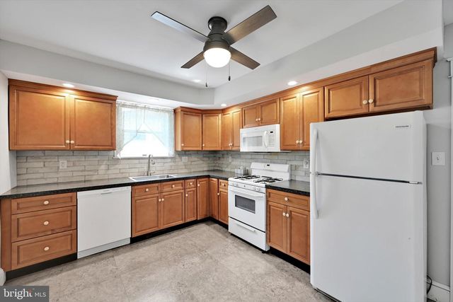 1038 FERN AVE, Reading, PA 19607