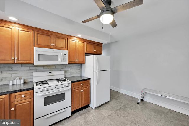 1038 FERN AVE, Reading, PA 19607