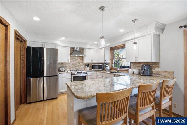 1515 Rock Ledge Dr NE, Keizer, OR 97303