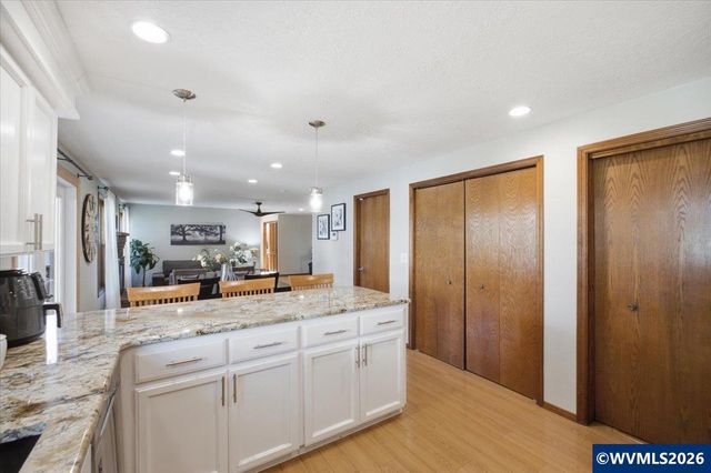 1515 Rock Ledge Dr NE, Keizer, OR 97303