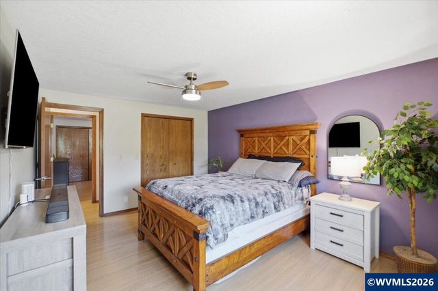 1515 Rock Ledge Dr NE, Keizer, OR 97303