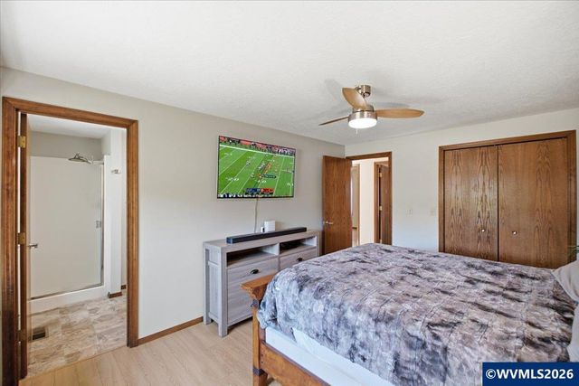 1515 Rock Ledge Dr NE, Keizer, OR 97303