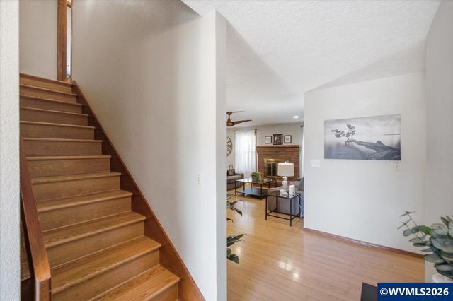 1515 Rock Ledge Dr NE, Keizer, OR 97303