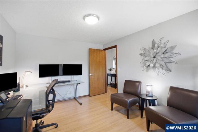 1515 Rock Ledge Dr NE, Keizer, OR 97303