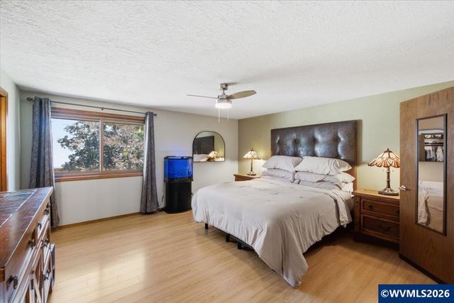 1515 Rock Ledge Dr NE, Keizer, OR 97303