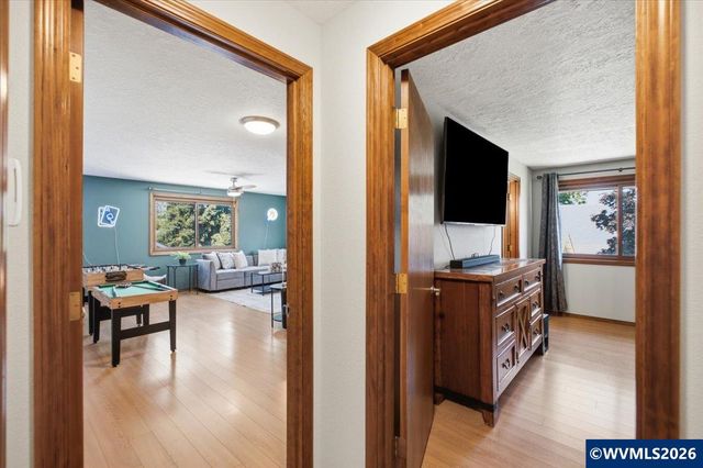 1515 Rock Ledge Dr NE, Keizer, OR 97303
